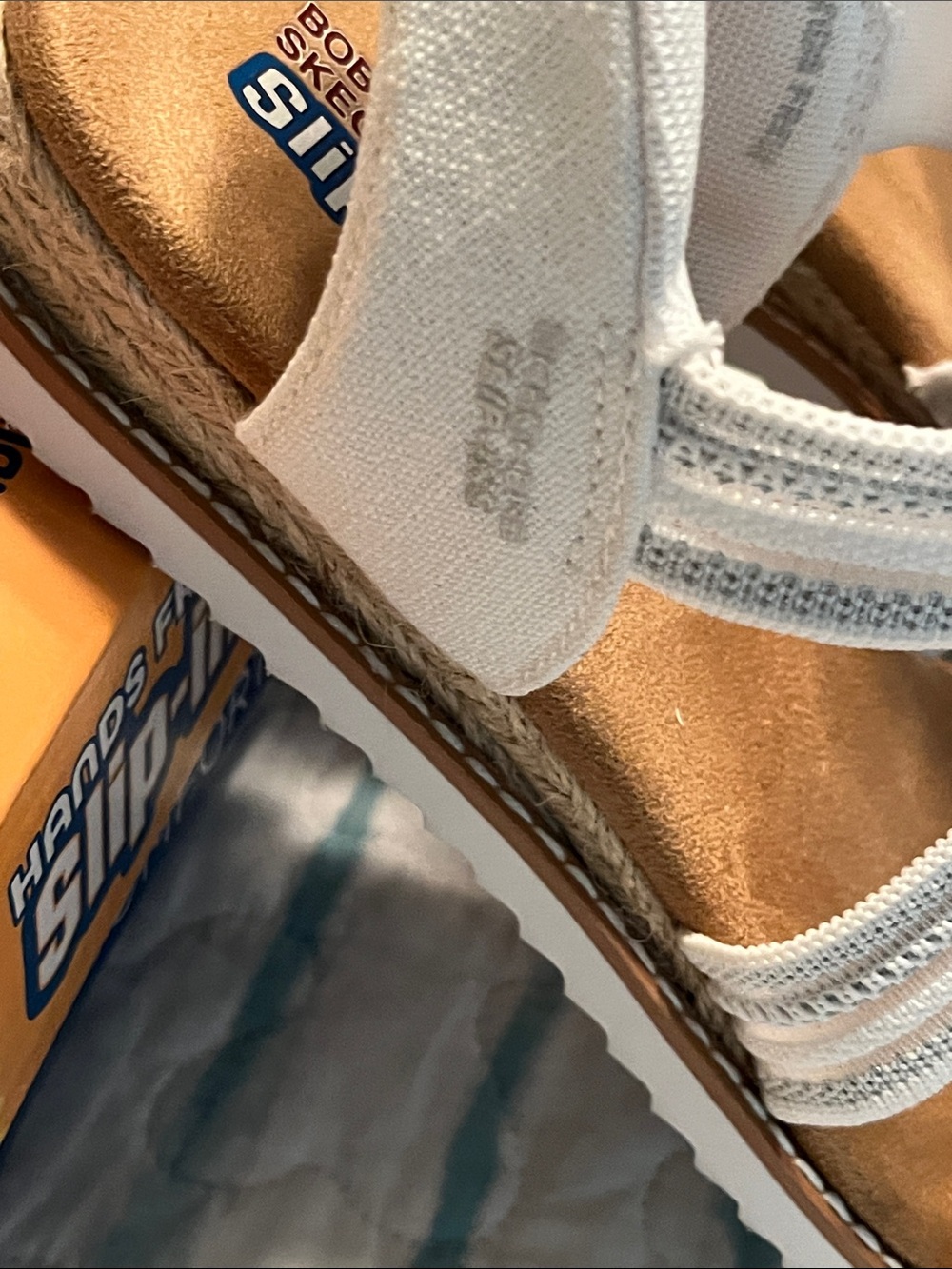 Skechers Bobs Hands-free Slip-Ins Desert Kiss/ White Elastic Women’s Sandals - Picture 2 of 13